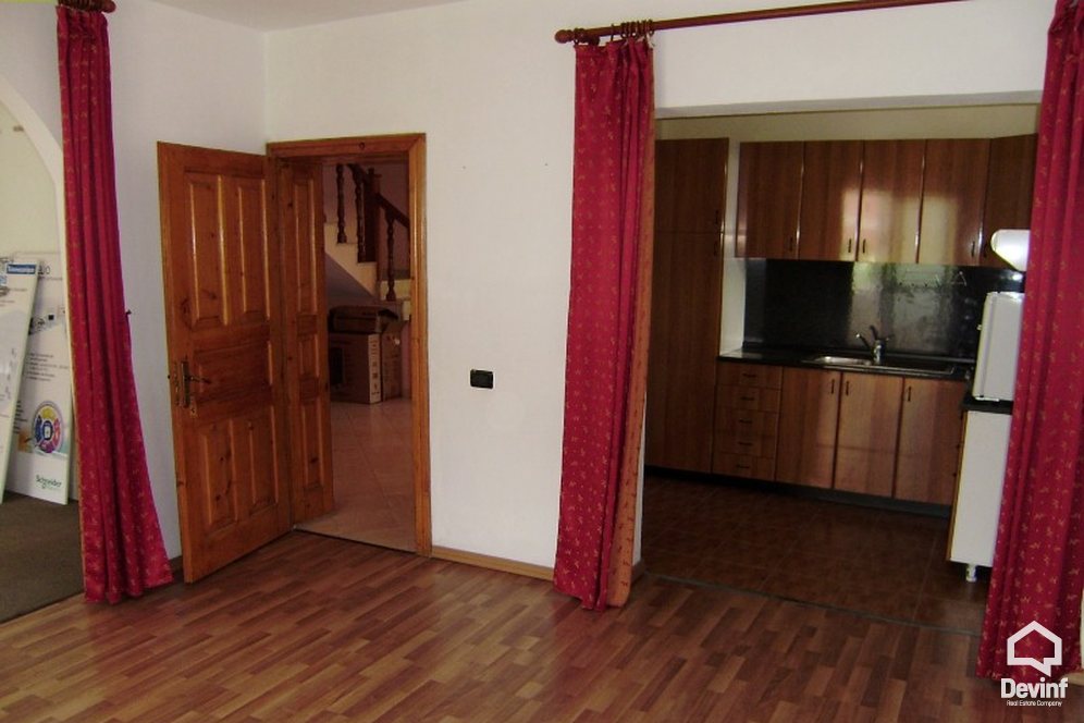 Tirane For Rent Villa Me shume se 4 dhoma Elbasani Street, near bu Economic Science University. 