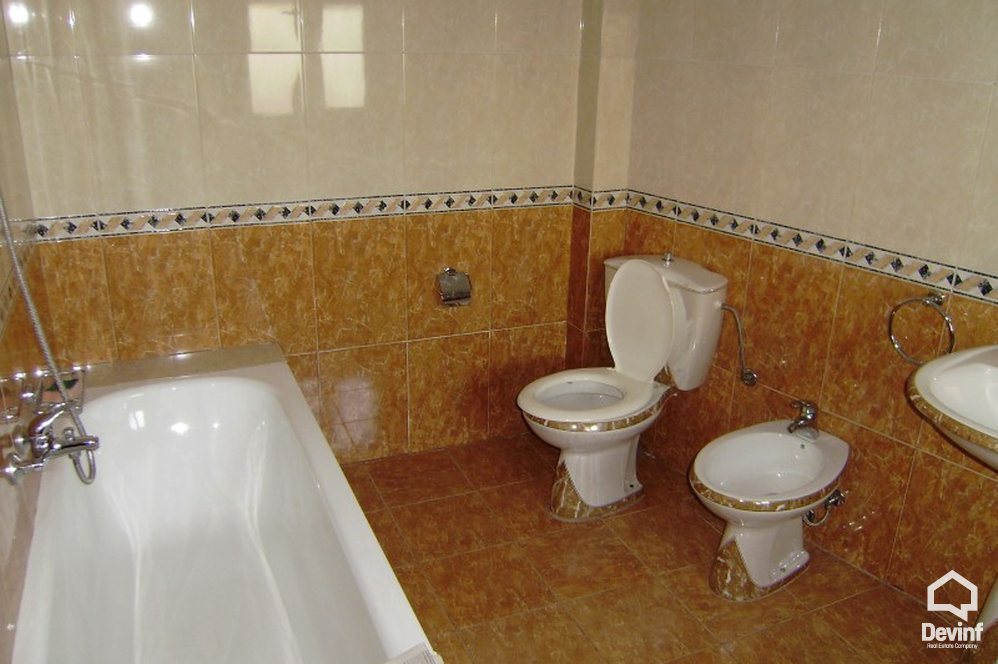 Tirane For Rent Villa Me shume se 4 dhoma Elbasani Street, near bu Economic Science University. 