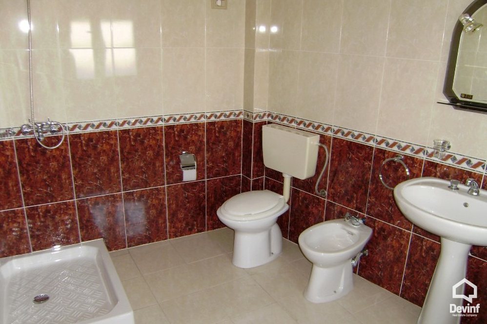 Tirane For Rent Villa Me shume se 4 dhoma Elbasani Street, near bu Economic Science University. 