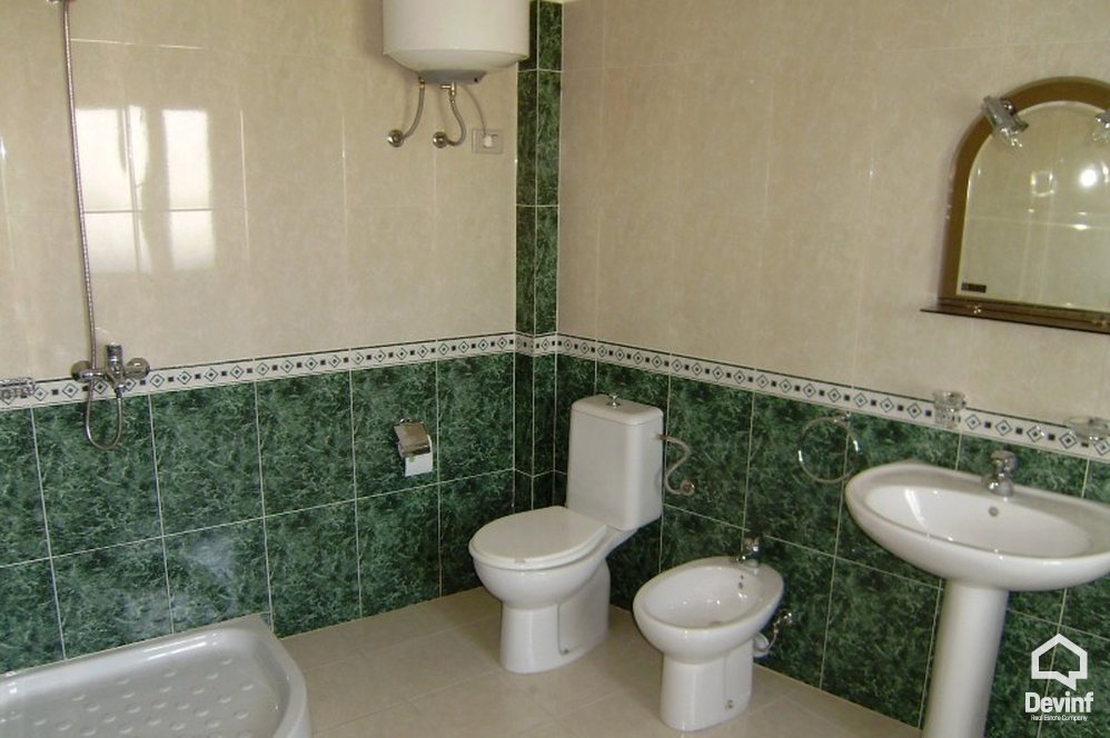 Tirane For Rent Villa Me shume se 4 dhoma Elbasani Street, near bu Economic Science University. 