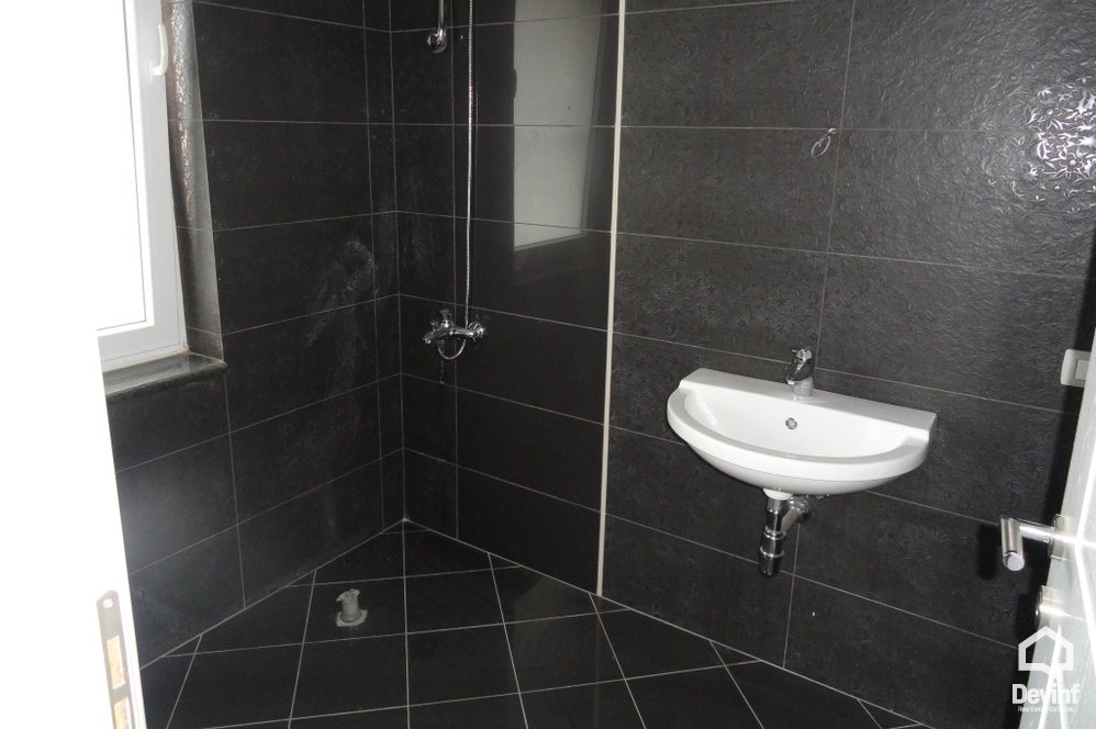 Tirane Qera Apartament 2+1+A Apartament i ri prane liqenit te Tiranes ne Rr. Sami Frasheri apartament