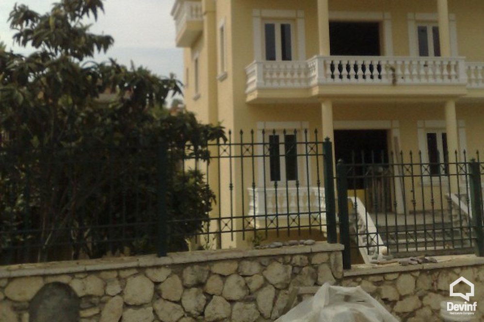Tirane Qera Vile Me shume se 4 dhoma Vile ne zonen e Rr. Elbasanit prane ish Vilave Gjermane apartament