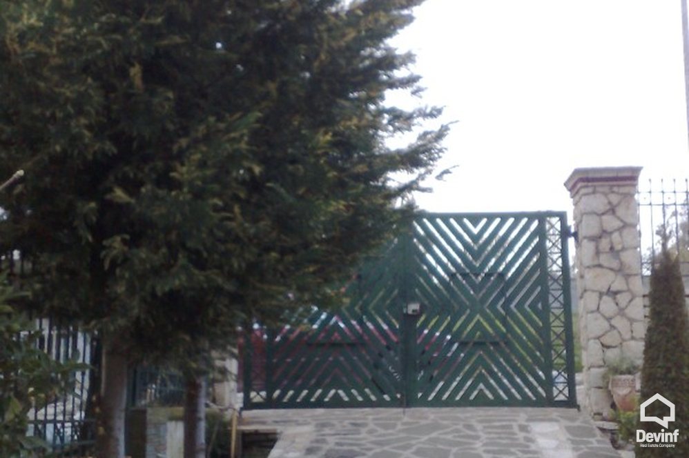 Tirane Qera Vile Me shume se 4 dhoma Vile ne zonen e Rr. Elbasanit prane ish Vilave Gjermane apartament