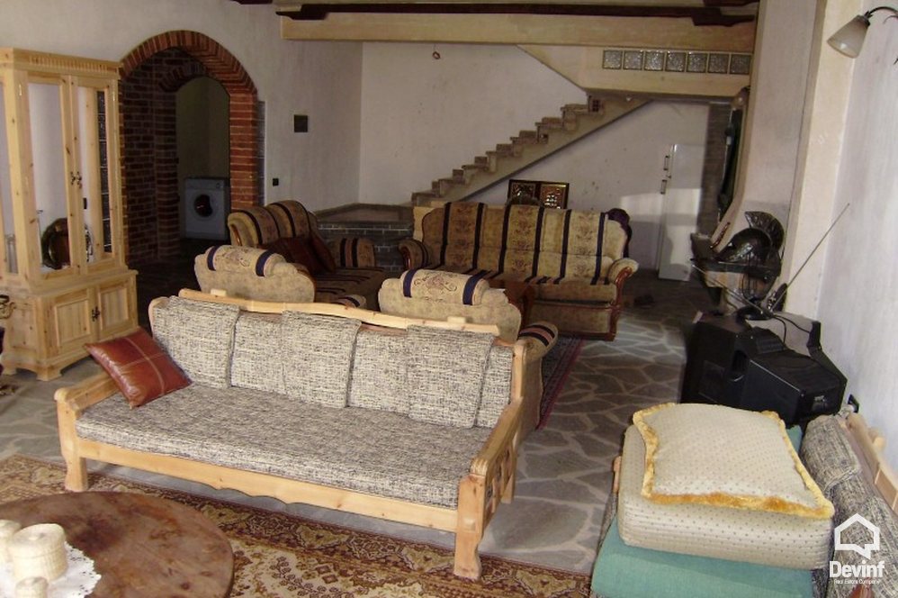 Tirane Qera Vile Me shume se 4 dhoma Vile ne zonen e Rr. Elbasanit prane ish Vilave Gjermane apartament