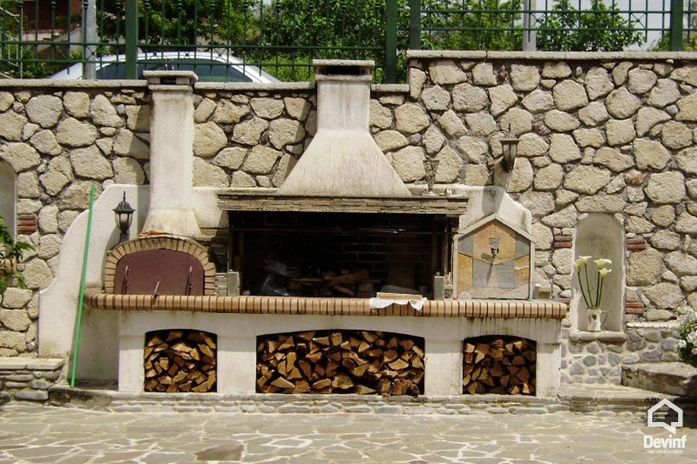 Tirane Qera Vile Me shume se 4 dhoma Vile ne zonen e Rr. Elbasanit prane ish Vilave Gjermane apartament