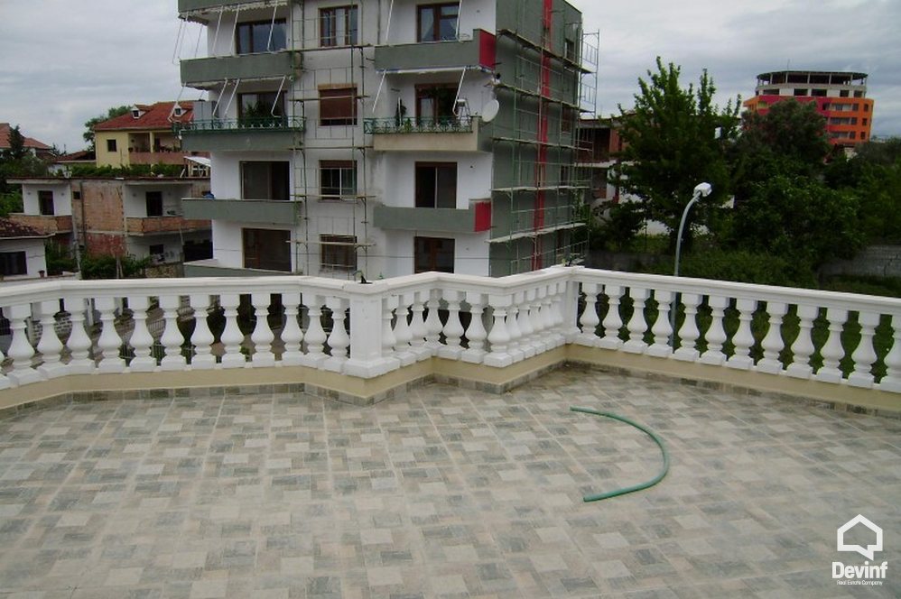 Tirane Qera Vile Me shume se 4 dhoma Vile ne zonen e Rr. Elbasanit prane ish Vilave Gjermane apartament