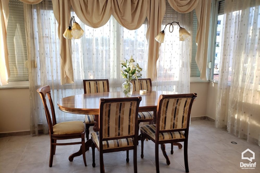 Tirane Qera Apartament 2+1+A Pallat i ri ne qender te zones se Bllokut apartament