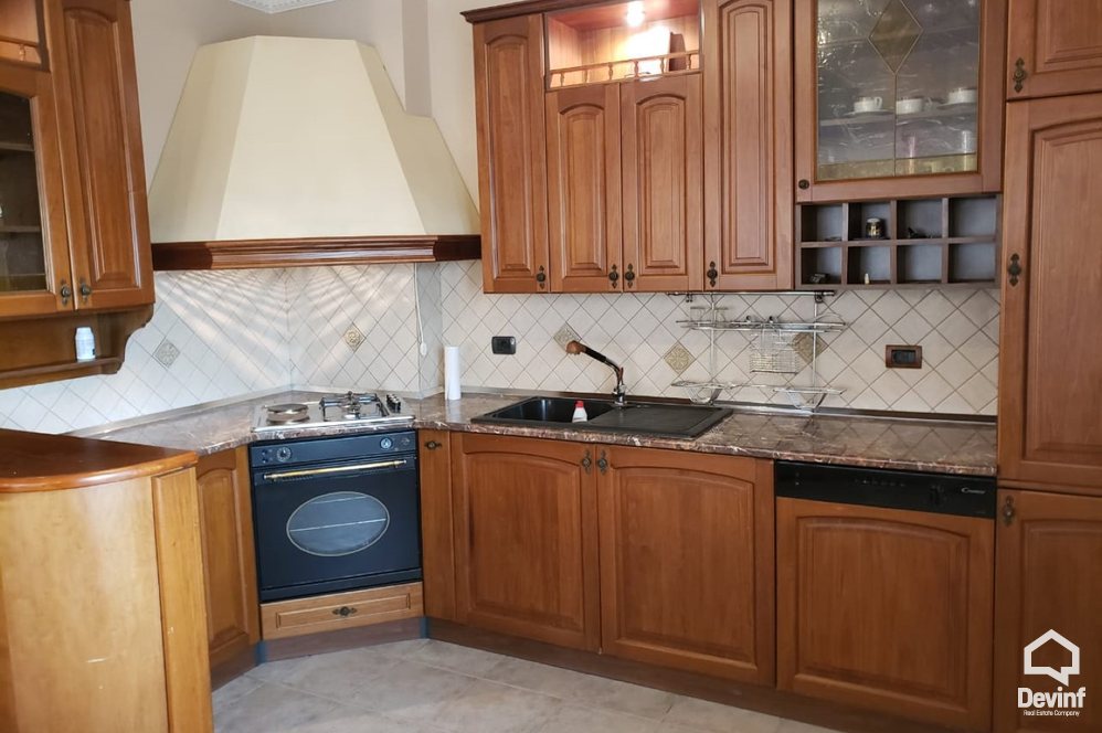 Tirane Qera Apartament 2+1+A Pallat i ri ne qender te zones se Bllokut apartament