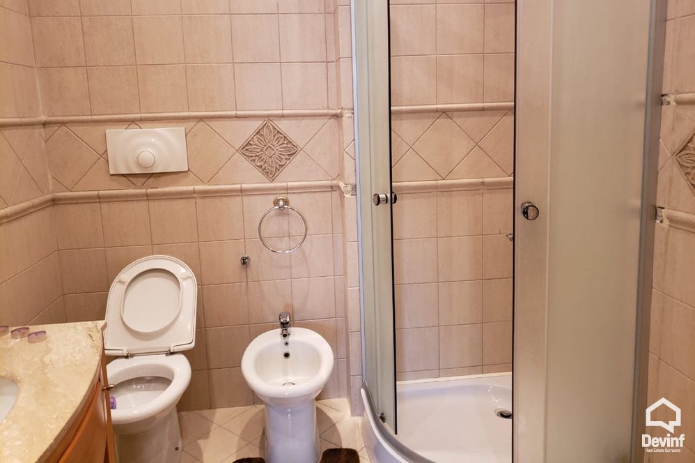 Tirane Qera Apartament 2+1+A Pallat i ri ne qender te zones se Bllokut apartament