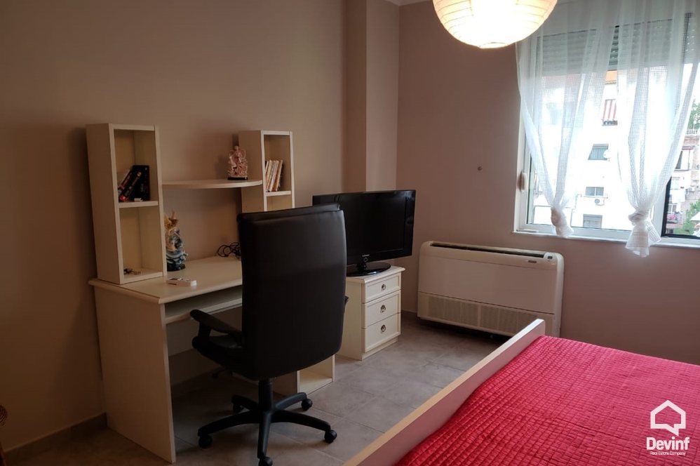 Tirane Qera Apartament 2+1+A Pallat i ri ne qender te zones se Bllokut apartament