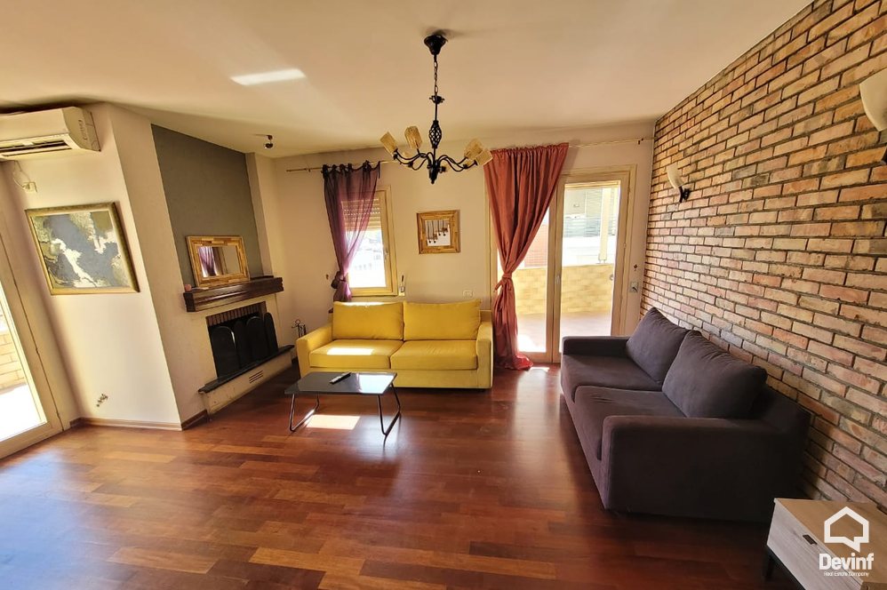 Tirane Qera Apartament 3+1 Apartament ne zone midis Bllokut dhe Parkut te Liqenit Artificial apartament dubleks