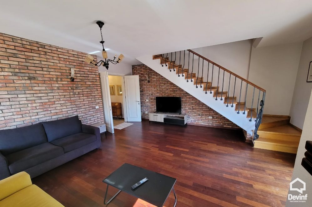 Tirane Qera Apartament 3+1 Apartament ne zone midis Bllokut dhe Parkut te Liqenit Artificial apartament dubleks