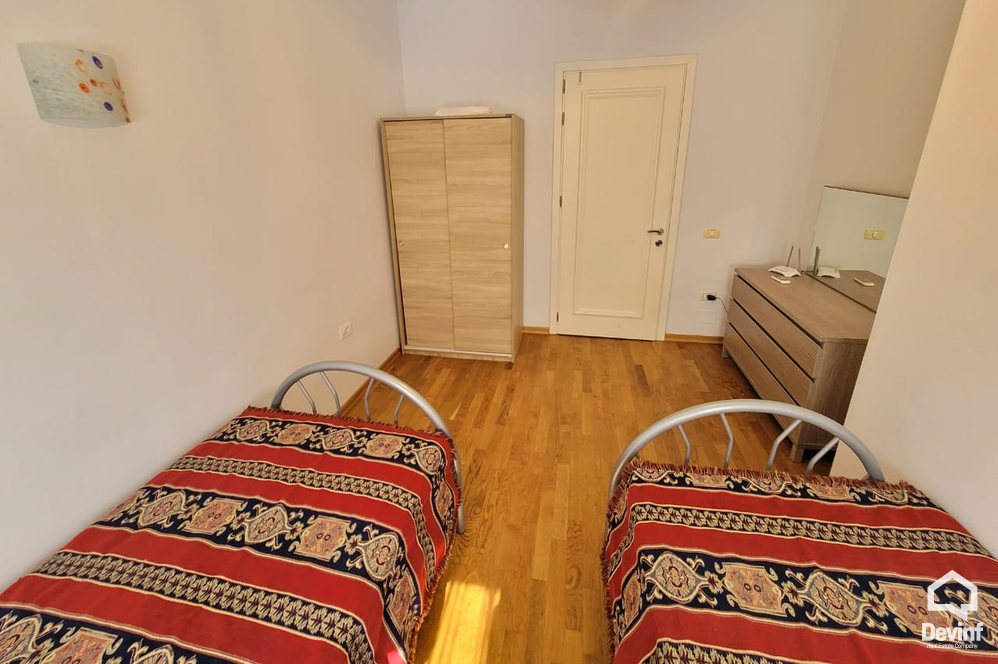 Tirane Qera Apartament 3+1 Apartament ne zone midis Bllokut dhe Parkut te Liqenit Artificial apartament dubleks