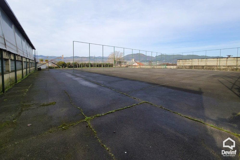 Tirane For Sale Multifunctional Building Me shume se 4 dhoma  Residential Complex Residential Complex Multifunctional Building Hotel restorant turistike turizem azil bujtine