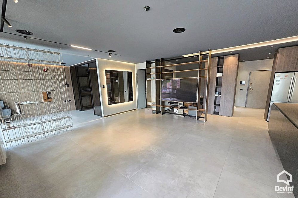 Tirane Qera Apartament 1+1 Pallat i ri ne qender te zones se Bllokut zyre apartament