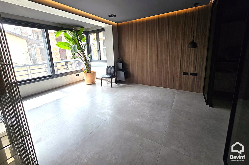 Tirane Qera Apartament 1+1 Pallat i ri ne qender te zones se Bllokut zyre apartament