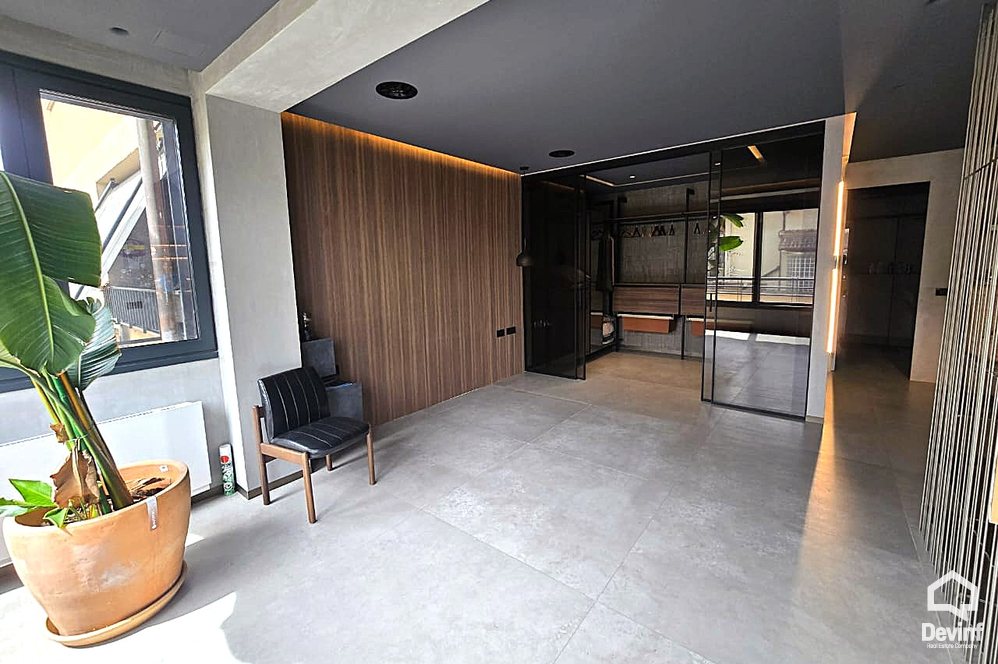 Tirane Qera Apartament 1+1 Pallat i ri ne qender te zones se Bllokut zyre apartament