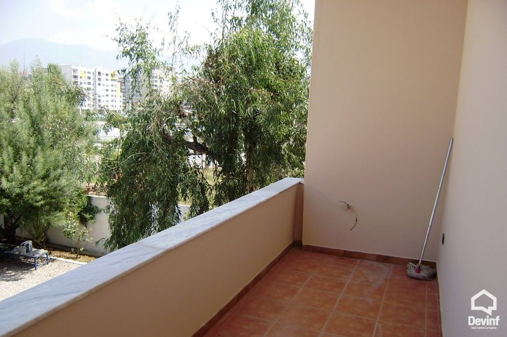 Tirane Qera Vile 4+1+A Vile ne zonen e Klubit Sportiv Dinamo zyre vile