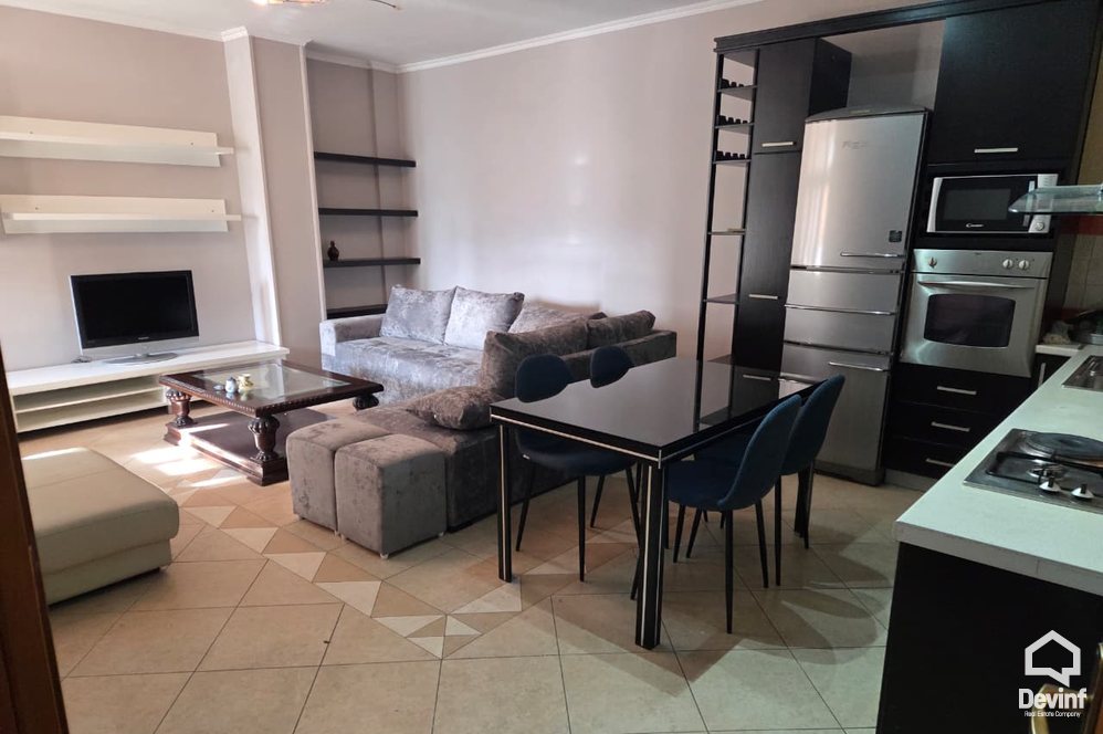 Tirane Qera Apartament 2+1 Apartament ne nje pallat te ri ne zonen e qendres se Tiranes 