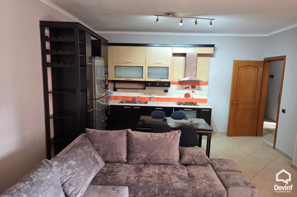 Tirane Qera Apartament 2+1 Apartament ne nje pallat te ri ne zonen e qendres se Tiranes 