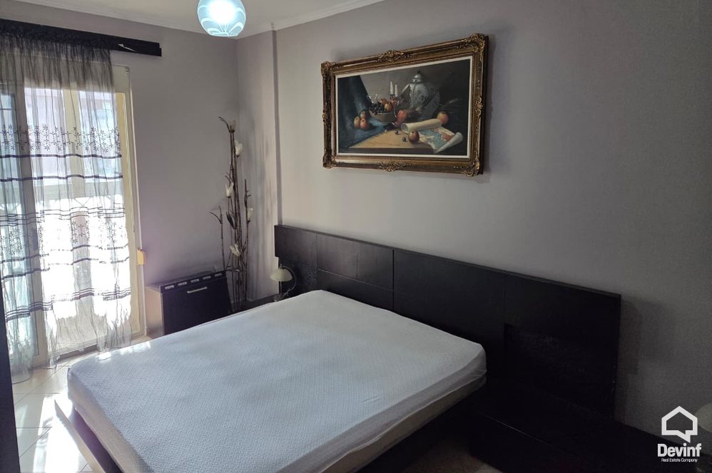 Tirane Qera Apartament 2+1 Apartament ne nje pallat te ri ne zonen e qendres se Tiranes 