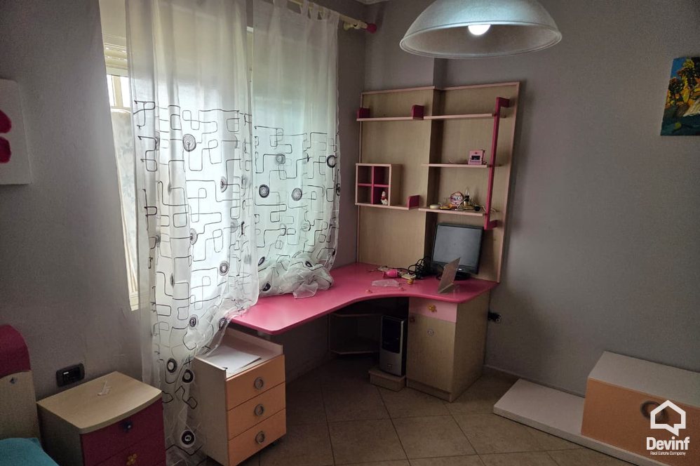 Tirane Qera Apartament 2+1 Apartament ne nje pallat te ri ne zonen e qendres se Tiranes 