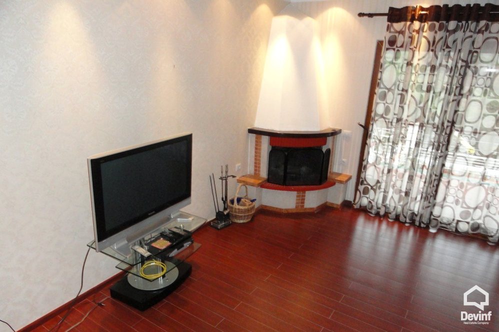 Tirane Shitje Vile Me shume se 4 dhoma Vila ndodhet ne nje zone rezidenciale vilash prane kopshtit botanik vile kompleks rezidencial