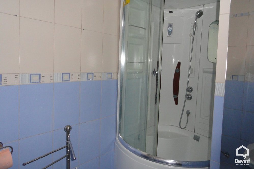 Tirane Shitje Vile Me shume se 4 dhoma Vila ndodhet ne nje zone rezidenciale vilash prane kopshtit botanik vile kompleks rezidencial