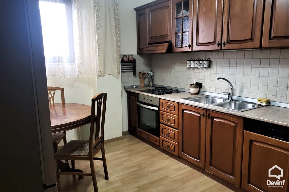 Tirane Qera Apartament 2+1+G Apartament ne pallat te ri ne Rr. Kavajes shume prane rruges se ambasadave apartament