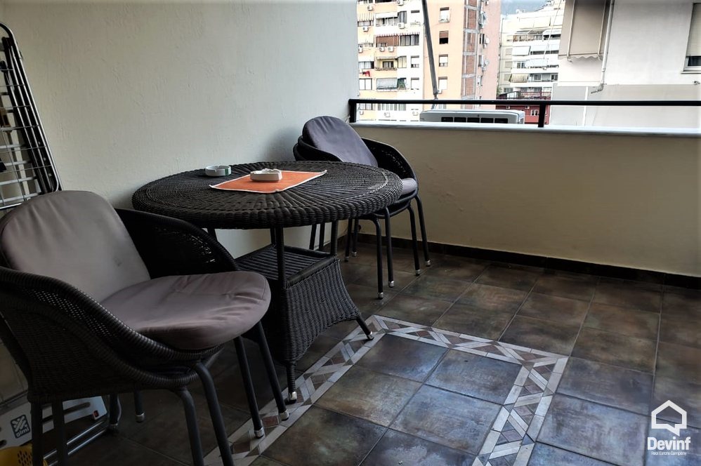 Tirane Qera Apartament 2+1+G Apartament ne pallat te ri ne Rr. Kavajes shume prane rruges se ambasadave apartament