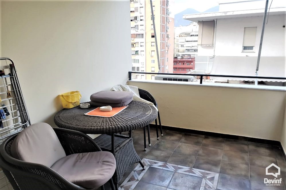 Tirane Qera Apartament 2+1+G Apartament ne pallat te ri ne Rr. Kavajes shume prane rruges se ambasadave apartament