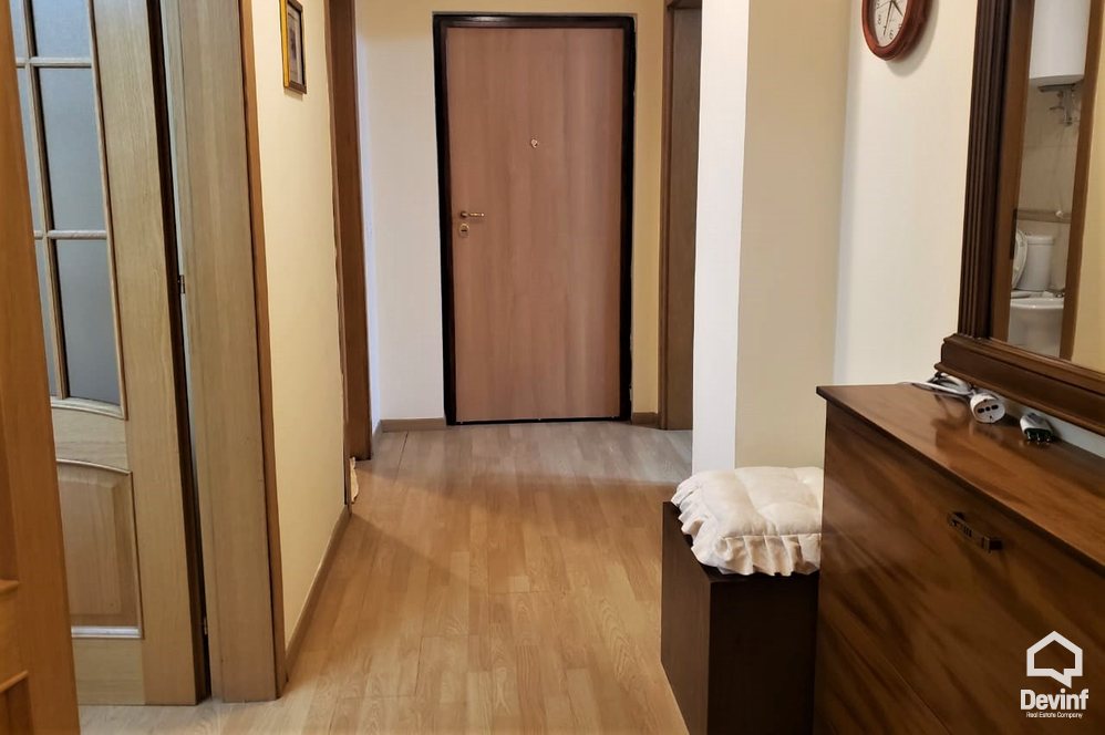 Tirane Qera Apartament 2+1+G Apartament ne pallat te ri ne Rr. Kavajes shume prane rruges se ambasadave apartament
