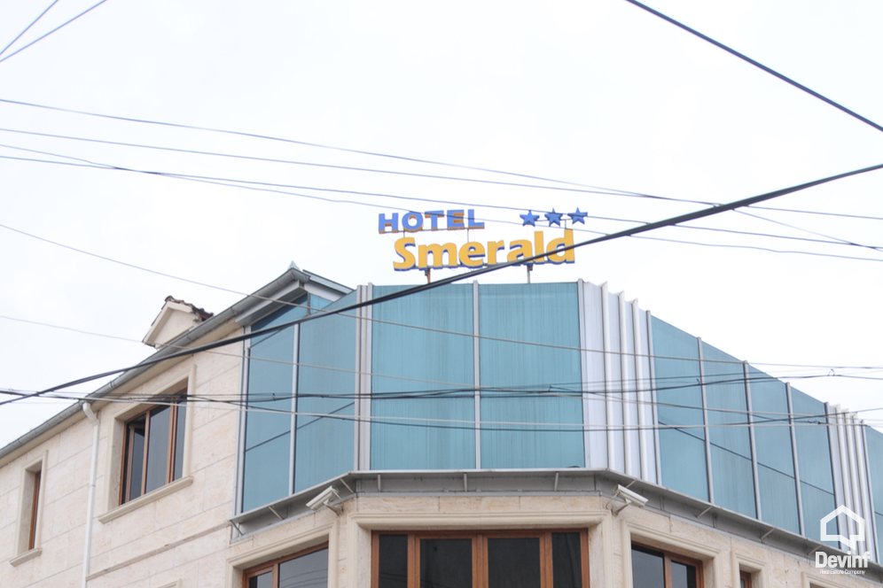 Korce Shitje Hotel Me shume se 4 dhoma Ndodhet ne qytetin  e bukur te Korces. apartament