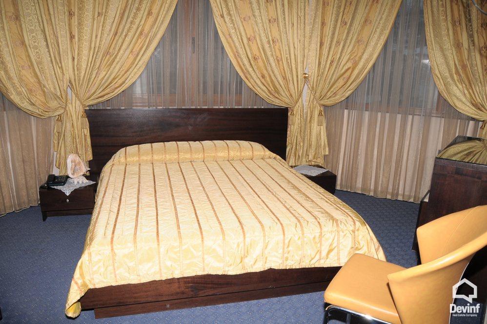Korce Shitje Hotel Me shume se 4 dhoma Ndodhet ne qytetin  e bukur te Korces. apartament