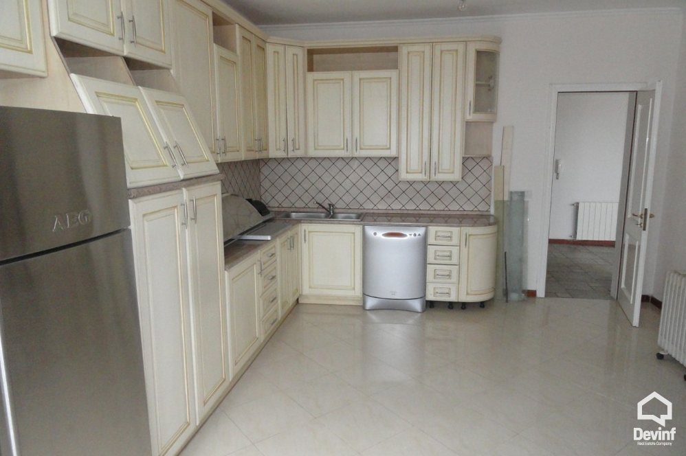 Tirane Qera Apartament 3+1+G Apartament ne qender te Tiranes apartament