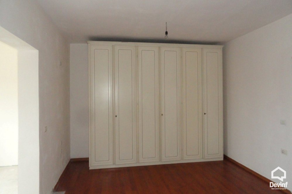 Tirane Qera Apartament 3+1+G Apartament ne qender te Tiranes apartament