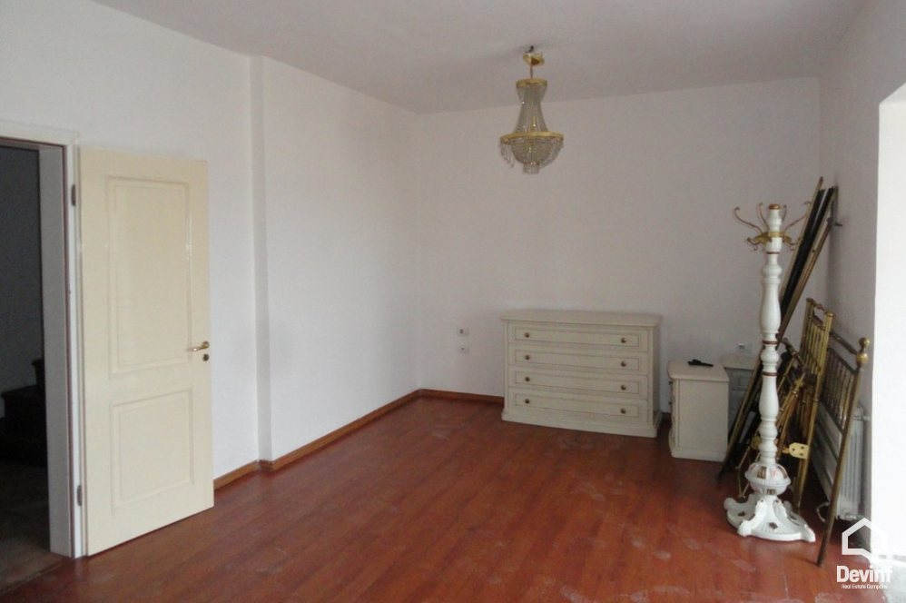 Tirane Qera Apartament 3+1+G Apartament ne qender te Tiranes apartament