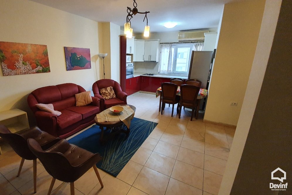 Tirane Qera Apartament 1+1+A Apartament prane zones se Bllokut apartament