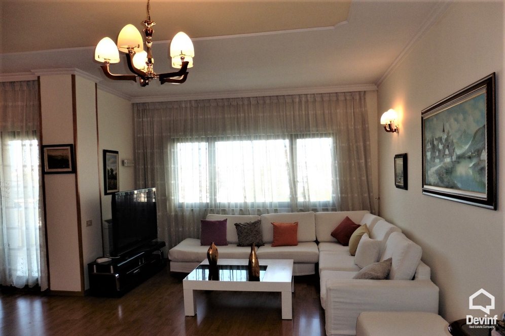 Tirane Shitje Apartament 2+1+A Apartamenti ndodhet ne nje pallat te ri prane Hotel Sheraton apartament
