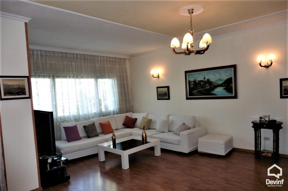 Tirane Shitje Apartament 2+1+A Apartamenti ndodhet ne nje pallat te ri prane Hotel Sheraton apartament
