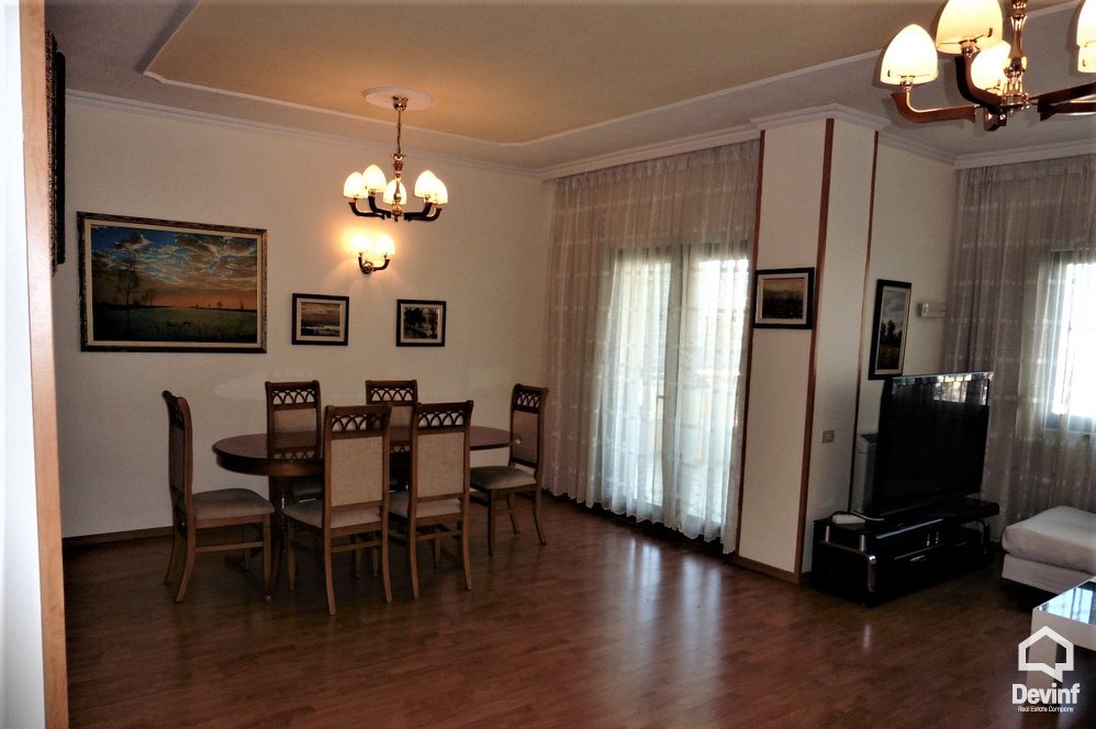 Tirane Shitje Apartament 2+1+A Apartamenti ndodhet ne nje pallat te ri prane Hotel Sheraton apartament