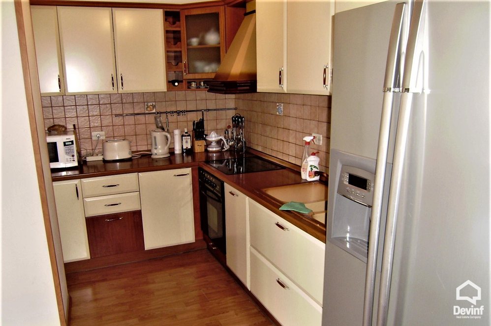 Tirane Shitje Apartament 2+1+A Apartamenti ndodhet ne nje pallat te ri prane Hotel Sheraton apartament