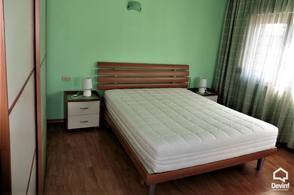 Tirane Shitje Apartament 2+1+A Apartamenti ndodhet ne nje pallat te ri prane Hotel Sheraton apartament
