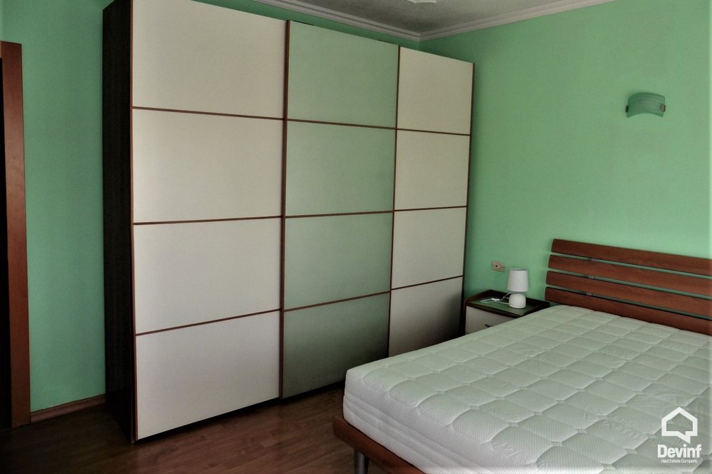 Tirane Shitje Apartament 2+1+A Apartamenti ndodhet ne nje pallat te ri prane Hotel Sheraton apartament