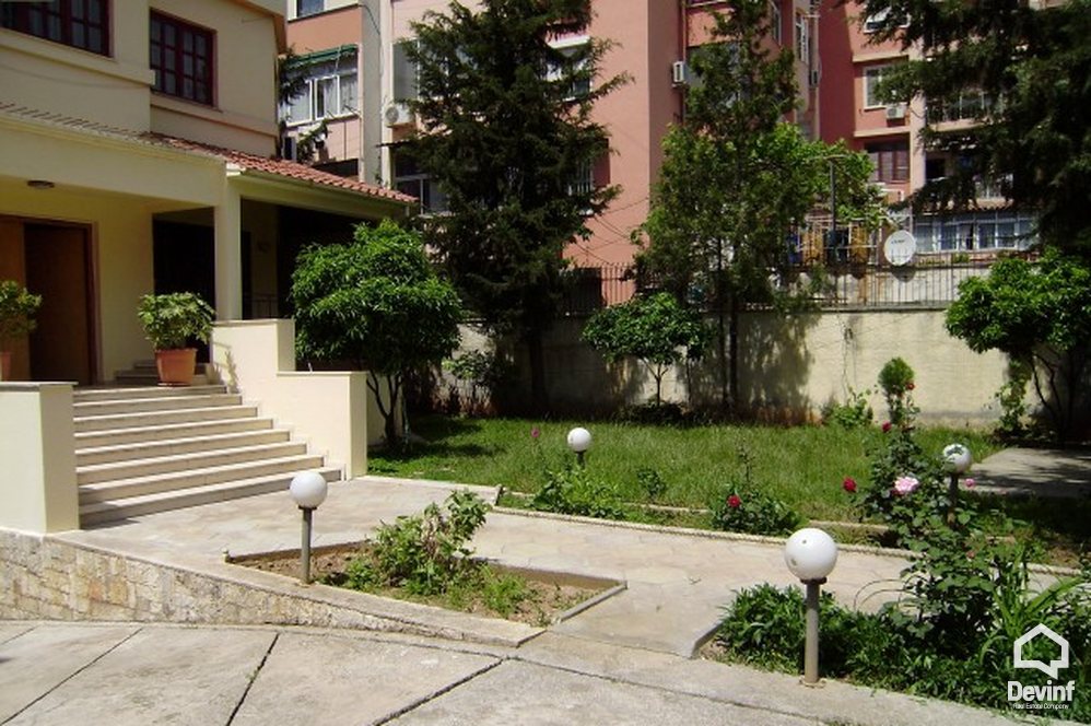 Tirane Qera Vile  Vila ndodhet ne zonen e vilave te Selites apartament