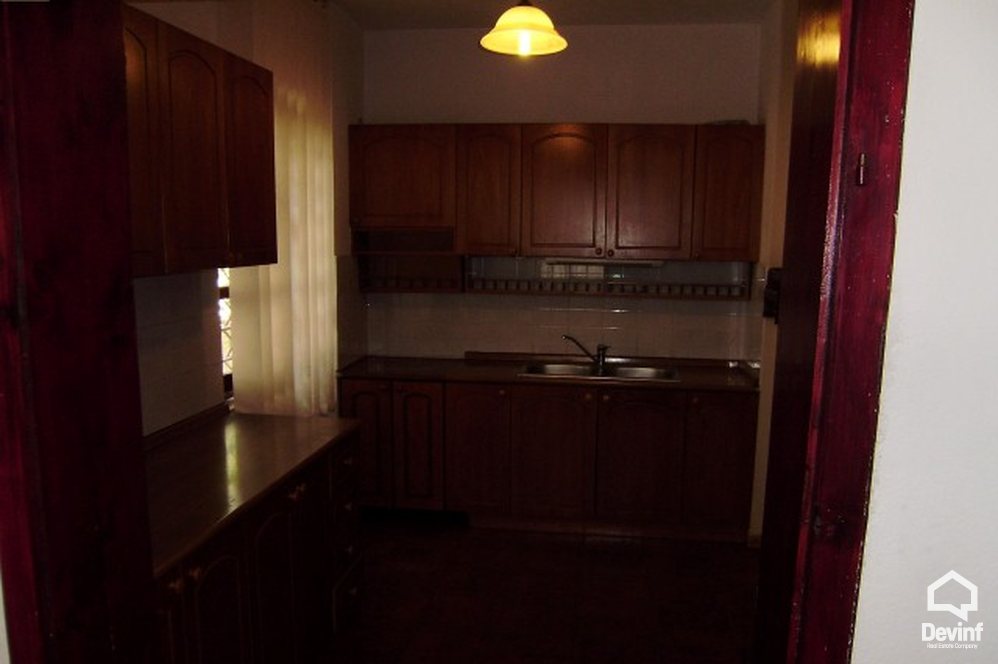 Tirane Qera Vile  Vila ndodhet ne zonen e vilave te Selites apartament