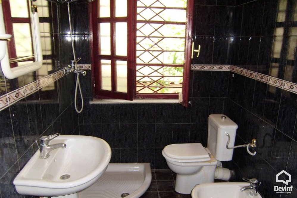 Tirane Qera Vile  Vila ndodhet ne zonen e vilave te Selites apartament