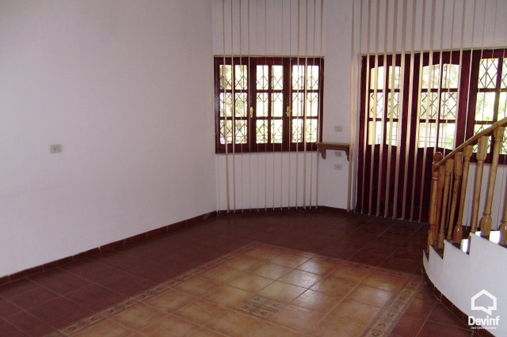 Tirane Qera Vile  Vila ndodhet ne zonen e vilave te Selites apartament