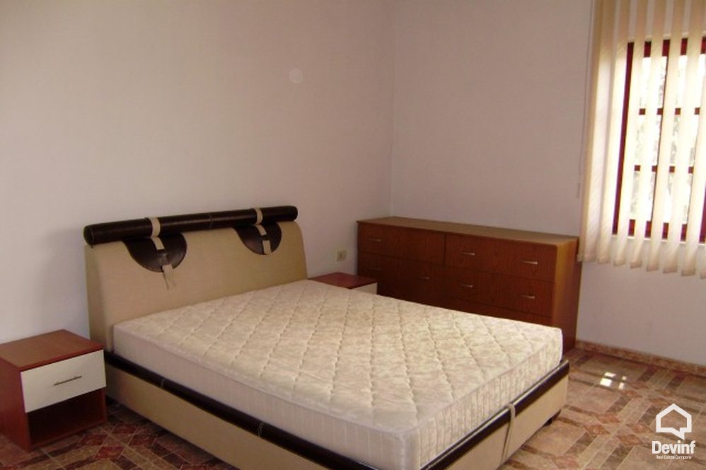 Tirane Qera Vile  Vila ndodhet ne zonen e vilave te Selites apartament