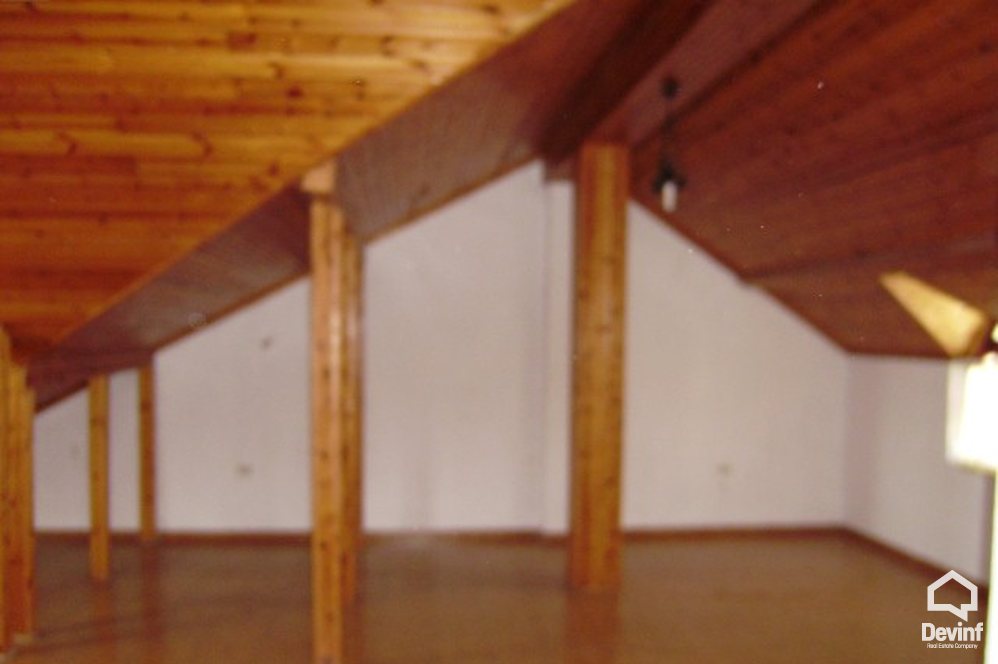 Tirane Qera Vile  Vila ndodhet ne zonen e vilave te Selites apartament